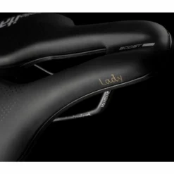 Selle Italia NOVUS Lady TM Boost EVO Superflow Saddle 9 Selle Italia NOVUS Lady TM Boost EVO Superflow Saddle -Cockpit butik Novus20Boost20Evo20Lady20TM20Superflow CLOSEUP1