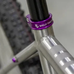 Wolf-tooth Wolf Tooth Seatpost Clamp - Bolt-On 6 Wolf-tooth Wolf Tooth Seatpost Clamp - Bolt-On -Cockpit butik SeatClamp Warakin Purple 01 1024x